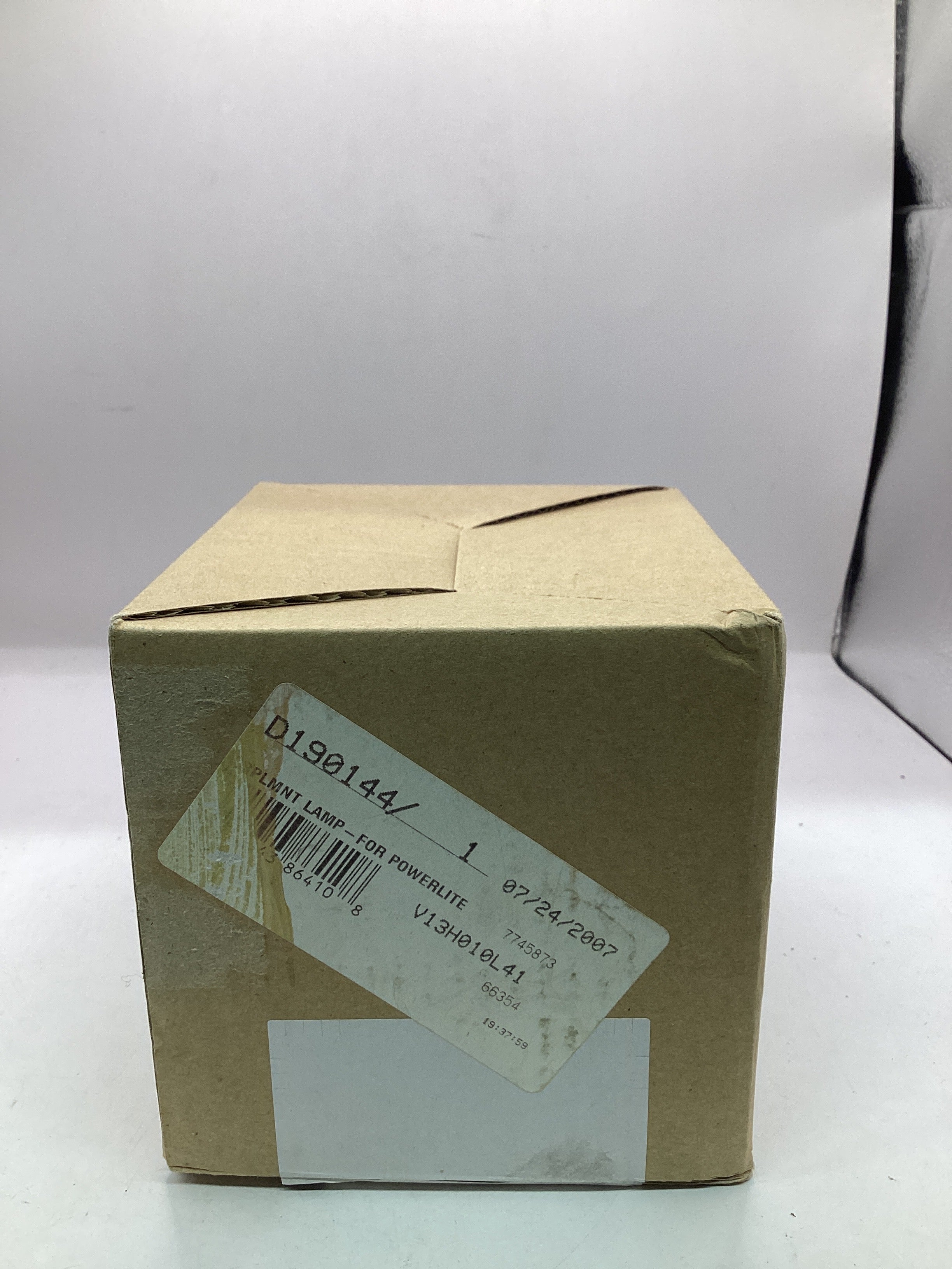 💡 Epson ELPLP41 Replacement Projector Lamp – Bright & Vivid Projection!