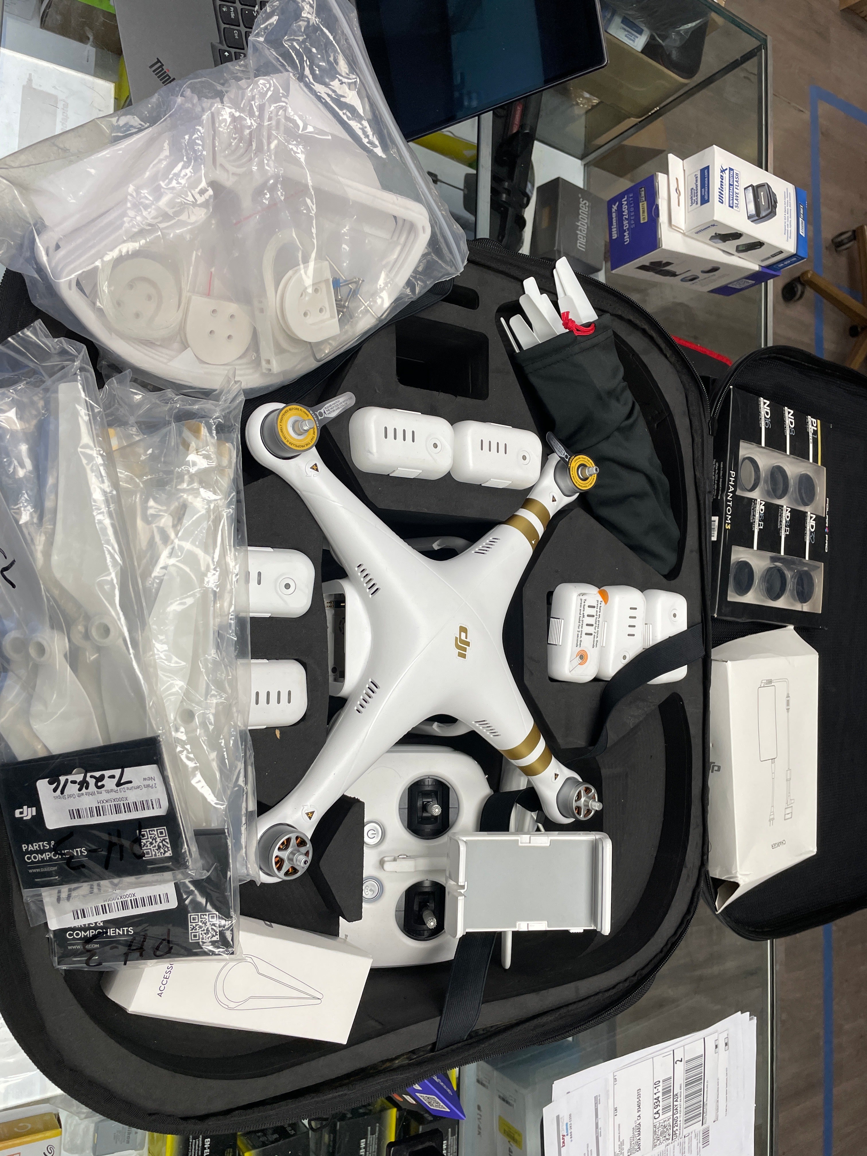 DJI Phantom 3 Professional 4K Drone Bundle- White  +Special Form Fit Case