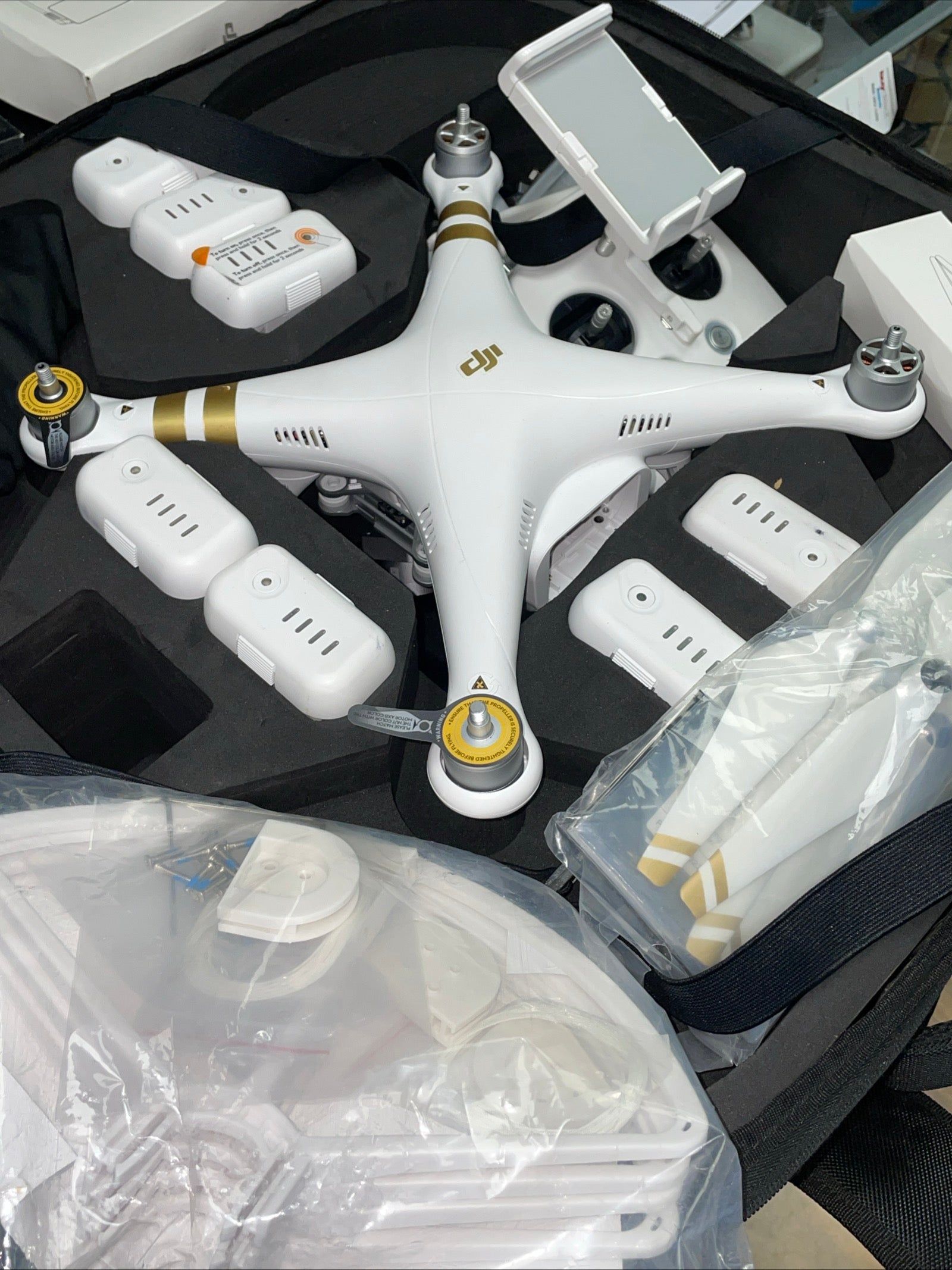 DJI Phantom 3 Professional 4K Drone Bundle- White  +Special Form Fit Case