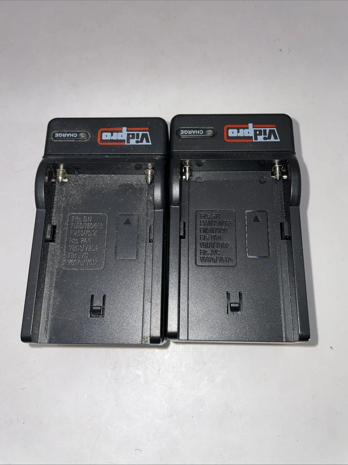 🔌 2× Vidpro Multi-Camera Battery Chargers – JVC V60 • Sony NP-F550/F750/F960/FM50/FM70/FM90 • Panasonic VBD1/VBD2