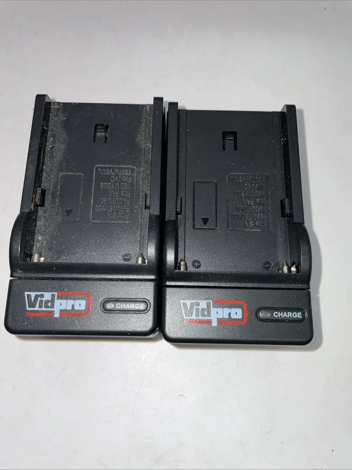 🔌 2× Vidpro Multi-Camera Battery Chargers – JVC V60 • Sony NP-F550/F750/F960/FM50/FM70/FM90 • Panasonic VBD1/VBD2