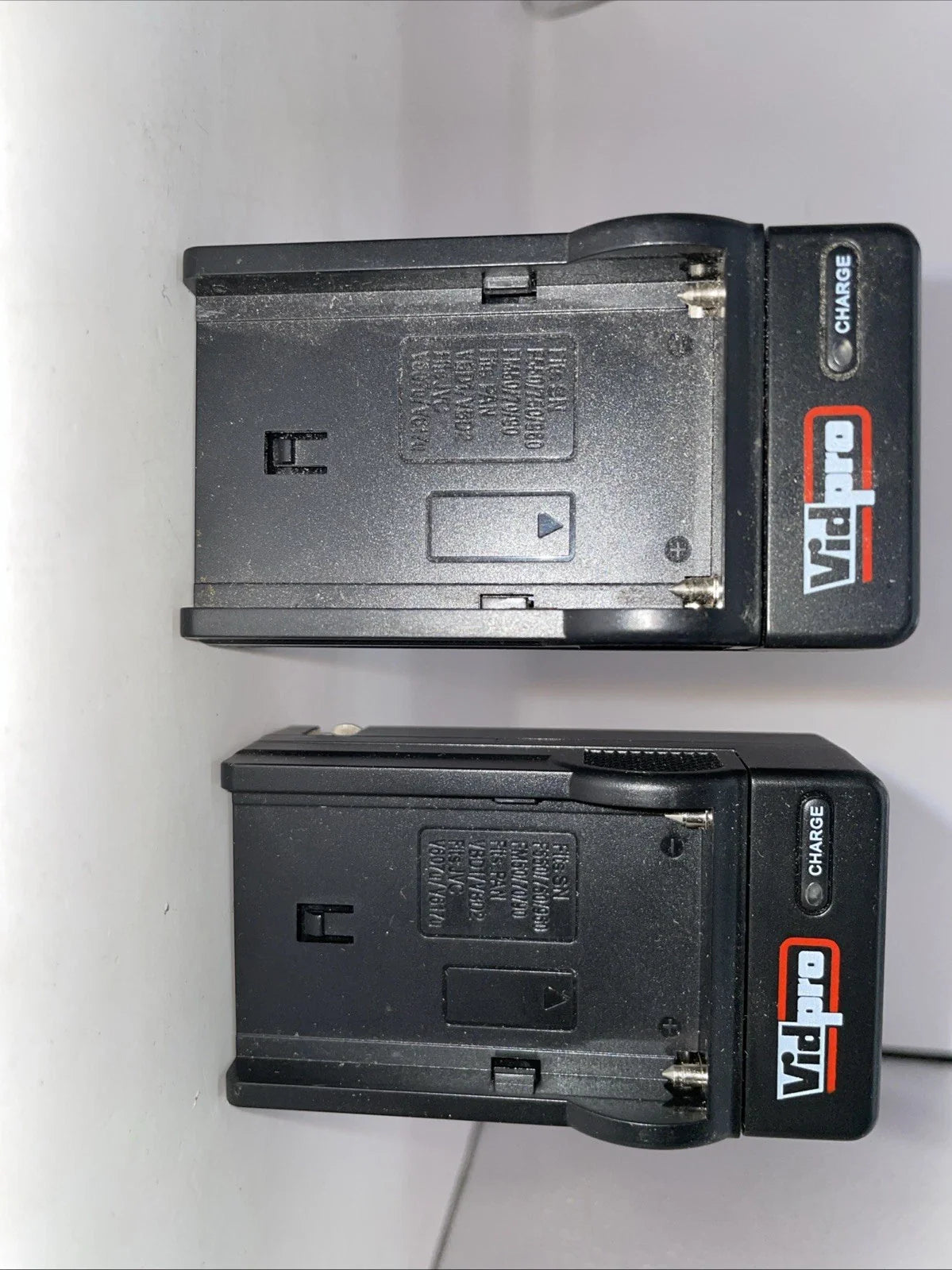 🔌 2× Vidpro Multi-Camera Battery Chargers – JVC V60 • Sony NP-F550/F750/F960/FM50/FM70/FM90 • Panasonic VBD1/VBD2